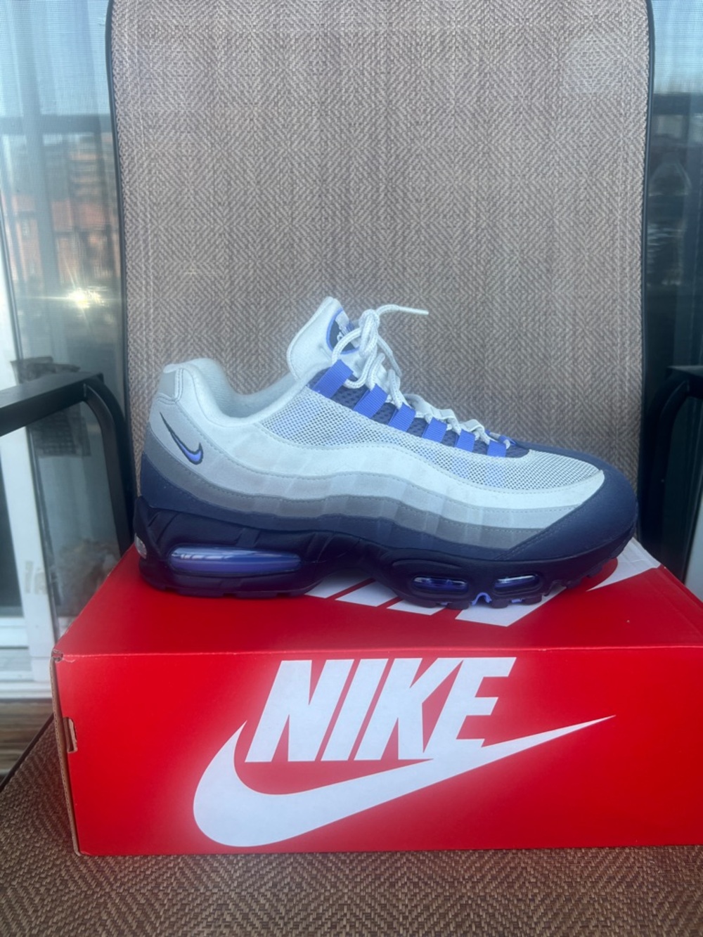 Nike Men’s Air Max 95 Photon Dust Big Bubble
